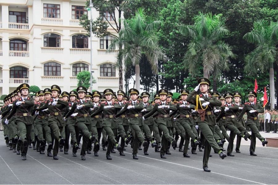 Khối nữ học viên An ninh nhân dân.