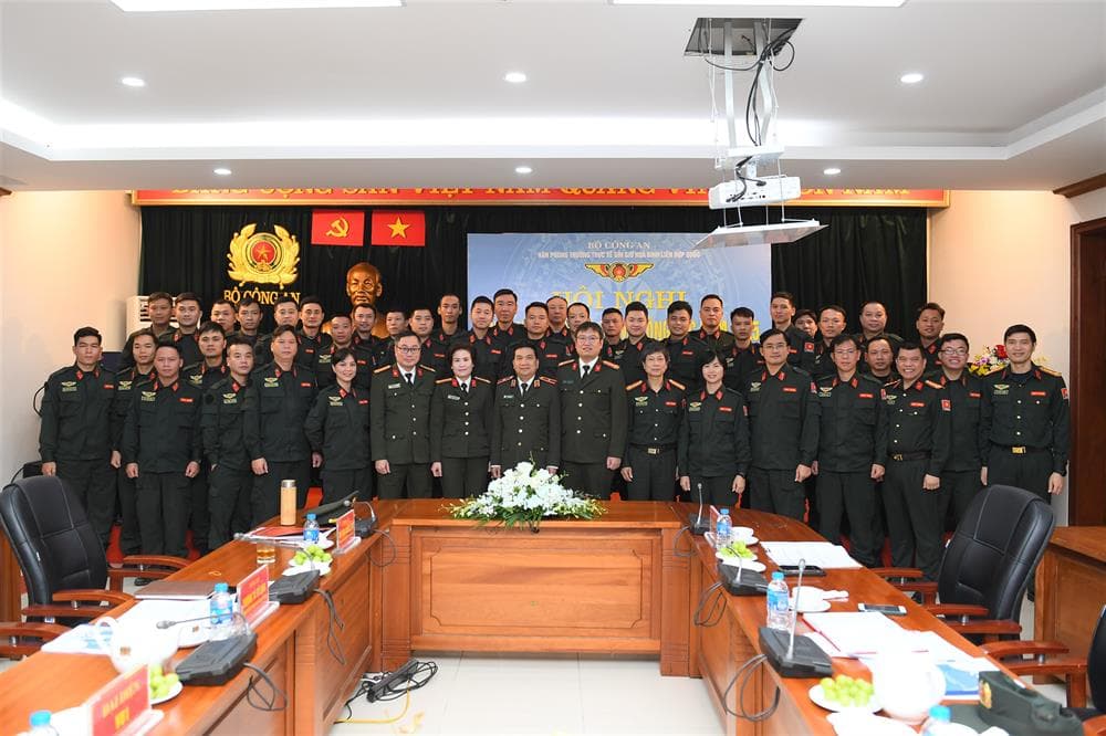 Sáng 20/02/2025, tại Hà Nội, Văn phòng Thường trực Bộ Công an về gìn giữ hòa bình Liên Hợp Quốc tổ chức Hội nghị triển khai công tác năm 2025. Thiếu tướng Nguyễn Sỹ Quang, Chánh Văn phòng Thường trực Bộ Công an về GGHB LHQ chủ trì Hội nghị.