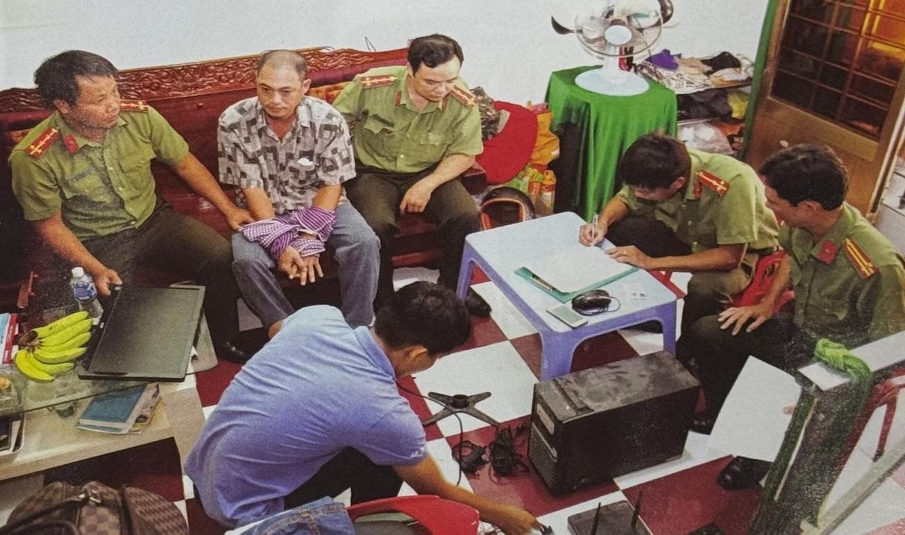 CHIẾN CÔNG 72. CƠ QUAN AN NINH CÔNG AN TỈNH AN GIANG KHÁM XÉT, THU GIỮ TANG VẬT TẠI NƠI Ở CỦA NGUYỄN VĂN PHƯỚC VỀ HÀNH VI CHỐNG PHÁ NHÀ NƯỚC (NGÀY 20-4-2019)